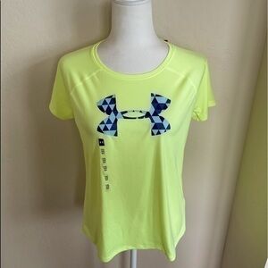 Under armour loose cut gym or running T-sh…